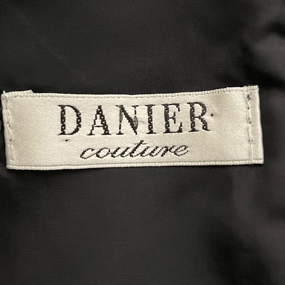 Danier Black Size 8 Black Crocodile Butter Soft Leather Pencil Skirt EUC - Picture 5 of 9